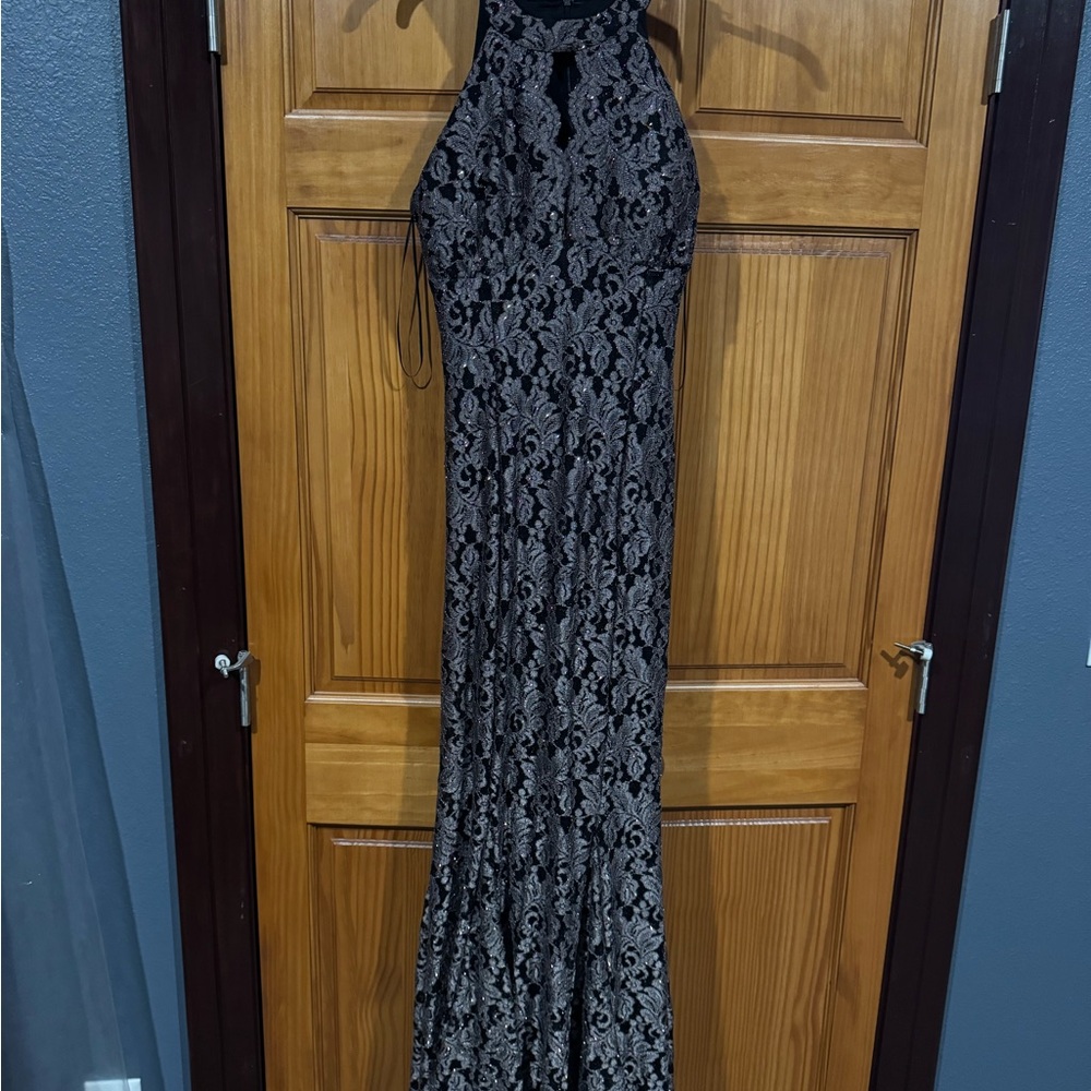 Elegant Black Lace Evening Gown